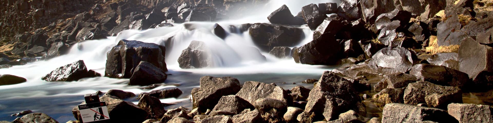 Öxarárfoss, is a hidden gem and less known in Þingvellir (Thingvellir National Park), Iceland. It flows from the river Öxará over the Almannagjá. The pool at the base of the waterfall is filled with rocks.
#Iceland #ThingvellirNationalPark #Öxarárfoss #waterfall #Þingvellir #UNESCOWorldHeritageSite