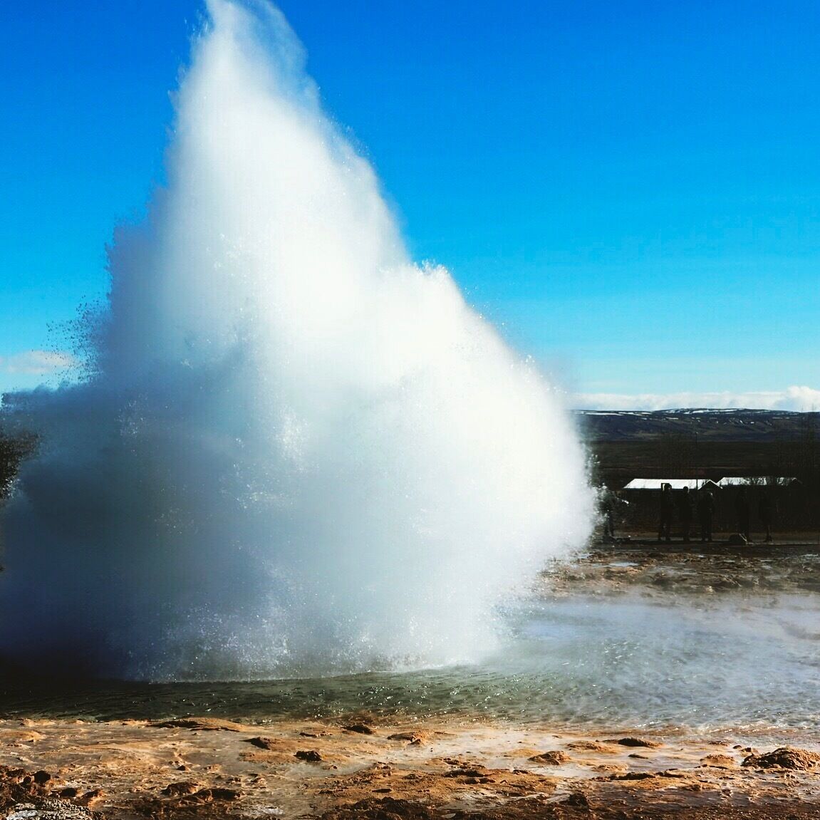 Iceland is a country of extreme contrasts. Widely known as "The Land of Fire and Ice", it is home to both some of the largest glaciers in Europe, and some of the most active vulcanoes in the world. A must-go destination, don't miss it!
#LifeAtExpedia