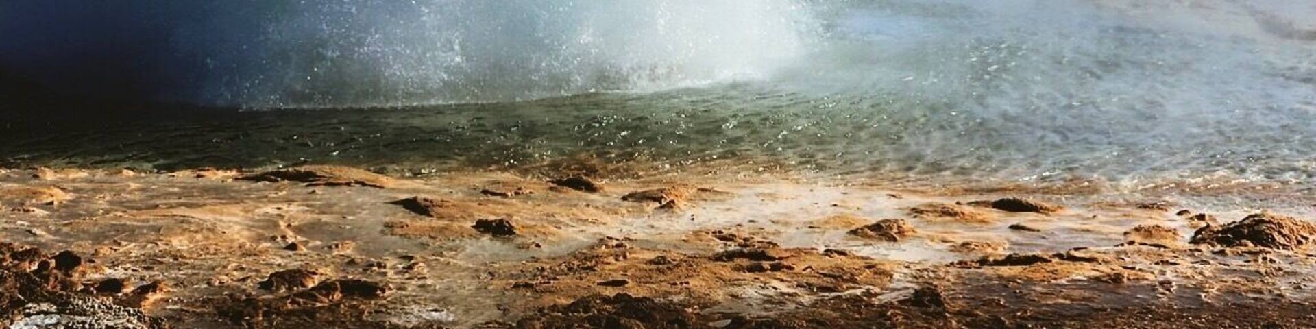 Iceland is a country of extreme contrasts. Widely known as "The Land of Fire and Ice", it is home to both some of the largest glaciers in Europe, and some of the most active vulcanoes in the world. A must-go destination, don't miss it!
#LifeAtExpedia