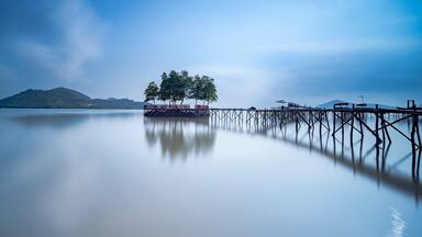 Calm II Dewi Mendapa - Indonesia
"人生過客匆匆,相機抓住每個剎那,與我擦肩而過的人和事"