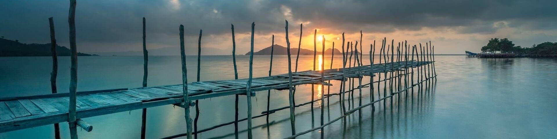 Dawn II Dewi Mendapa-Shouth Sumatra
"人生過客匆匆,相機抓住每個剎那,與我擦肩而過的人和事"