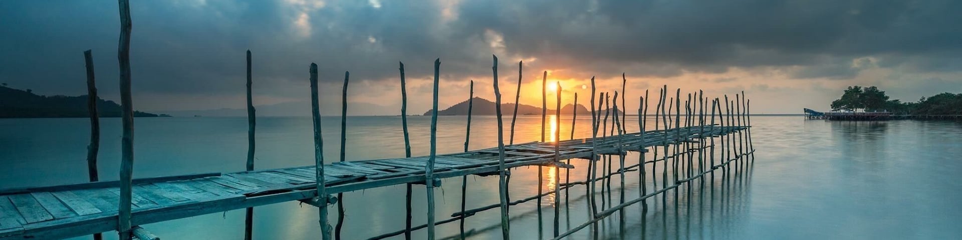 Dawn II Dewi Mendapa-Shouth Sumatra
"人生過客匆匆,相機抓住每個剎那,與我擦肩而過的人和事"