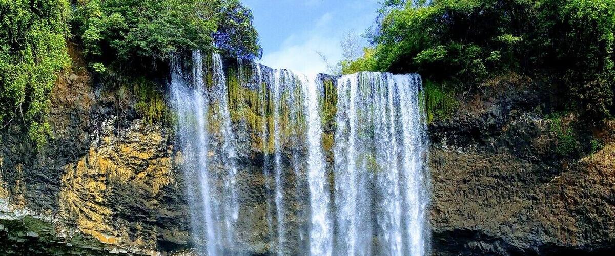 Tad Alang, Bolaven Plateau, Pakse, Laos
Tad Alang is another stunning waterfall along the 3 day motorbike loop around the Bolaven Plateau. #TakeAHike #packsandaplan
Find out more about Pakse Bolaven Motorbike Loop http://packsandaplan.com/?p=1346