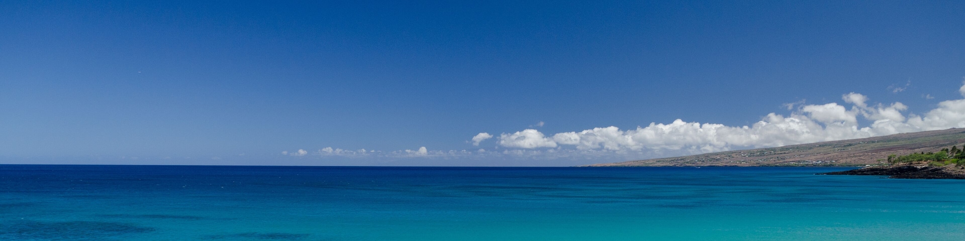 Coastline and cliffs to the south of Hapuna