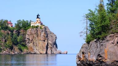 Split Rock Lighthouse on Cliff
