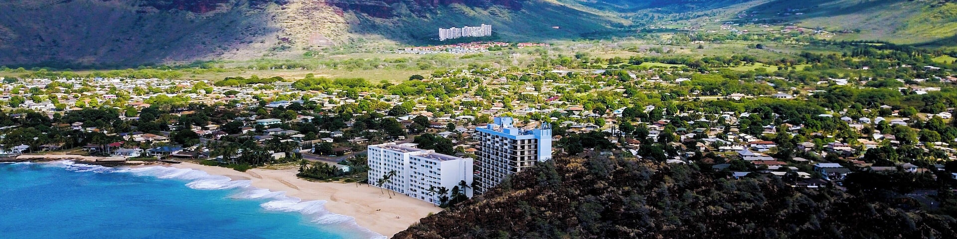 You won't find this beach on any travel lists but it's one of my favorites for a reason! 😍🌴 #beachtips #lifeatexpedia