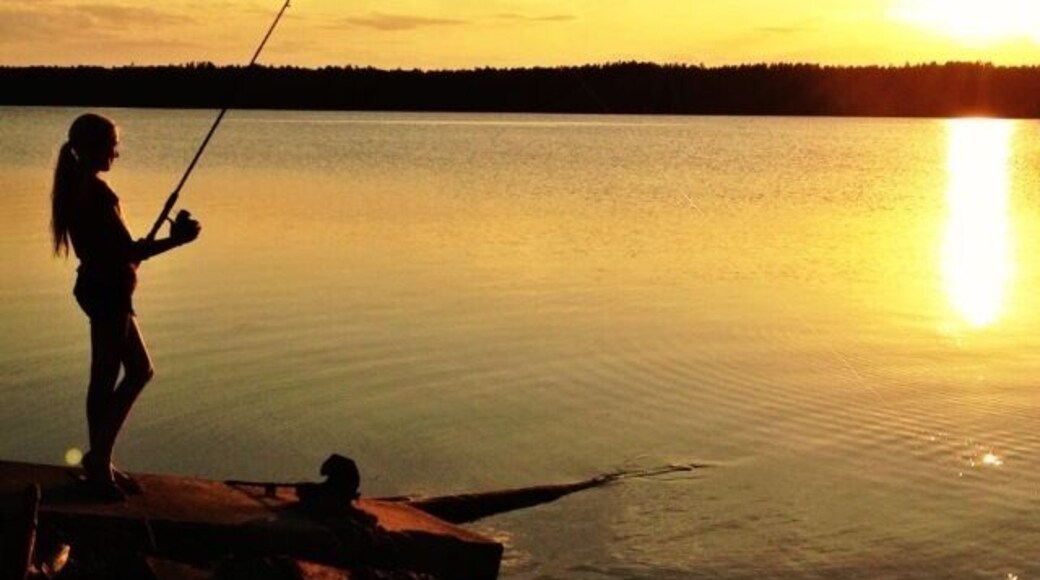 Fishing off the dock at the #beach#goldenhour
#waterlust