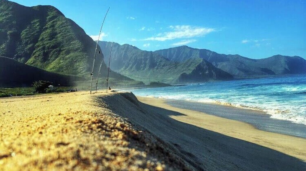 Far at the end Western end of Oahu, away from the crowds #LifeAtExpedia #beaches