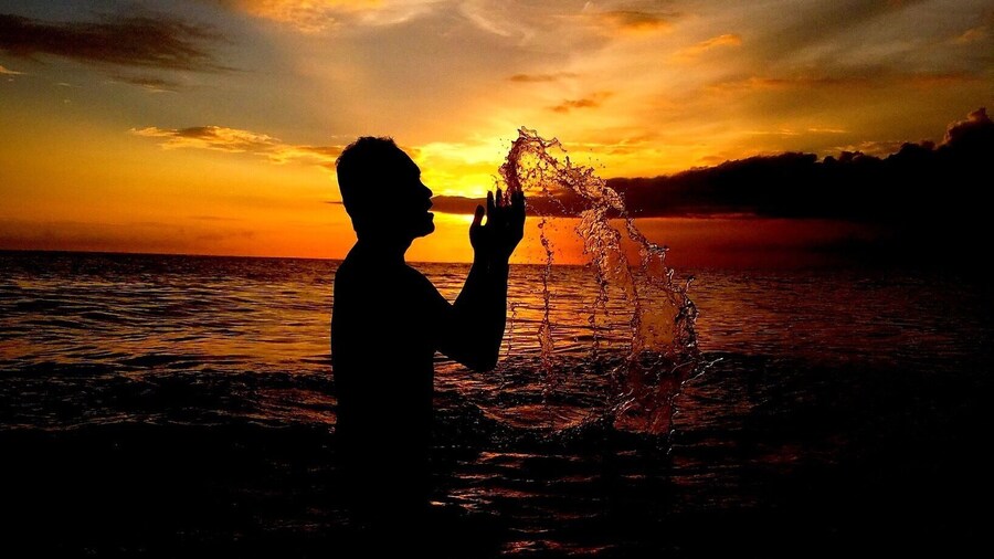 Amazing sunset on the beach.
#sunset
@getreal2me99