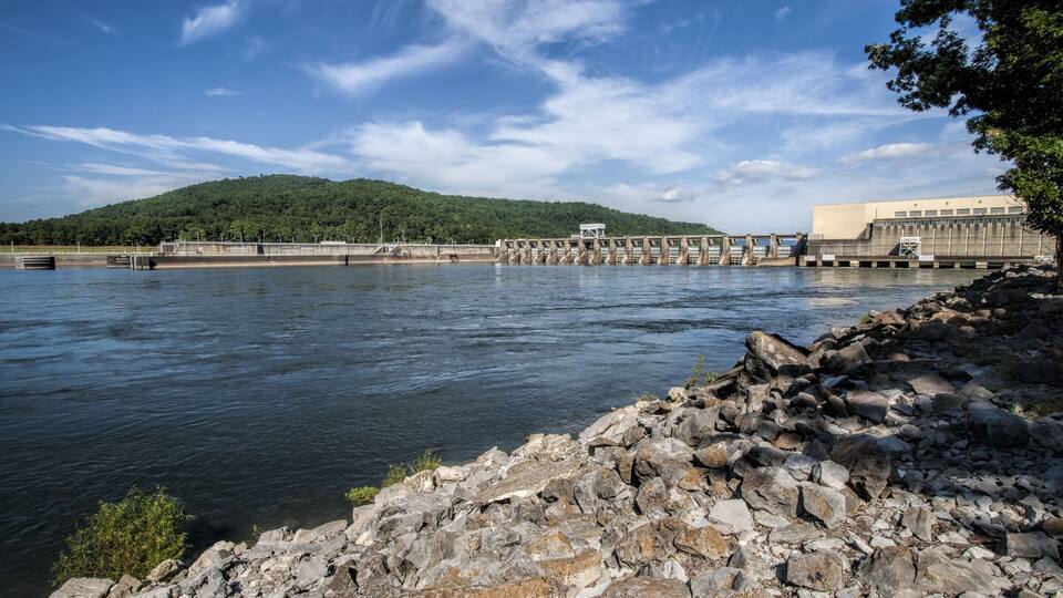 Joe wheeler dam spillway guntersville alabama usa 7; Shutterstock ID 174721910; purchase_order: SP-1269 HA 2018 Batch 1; Order: ; client: ; other: