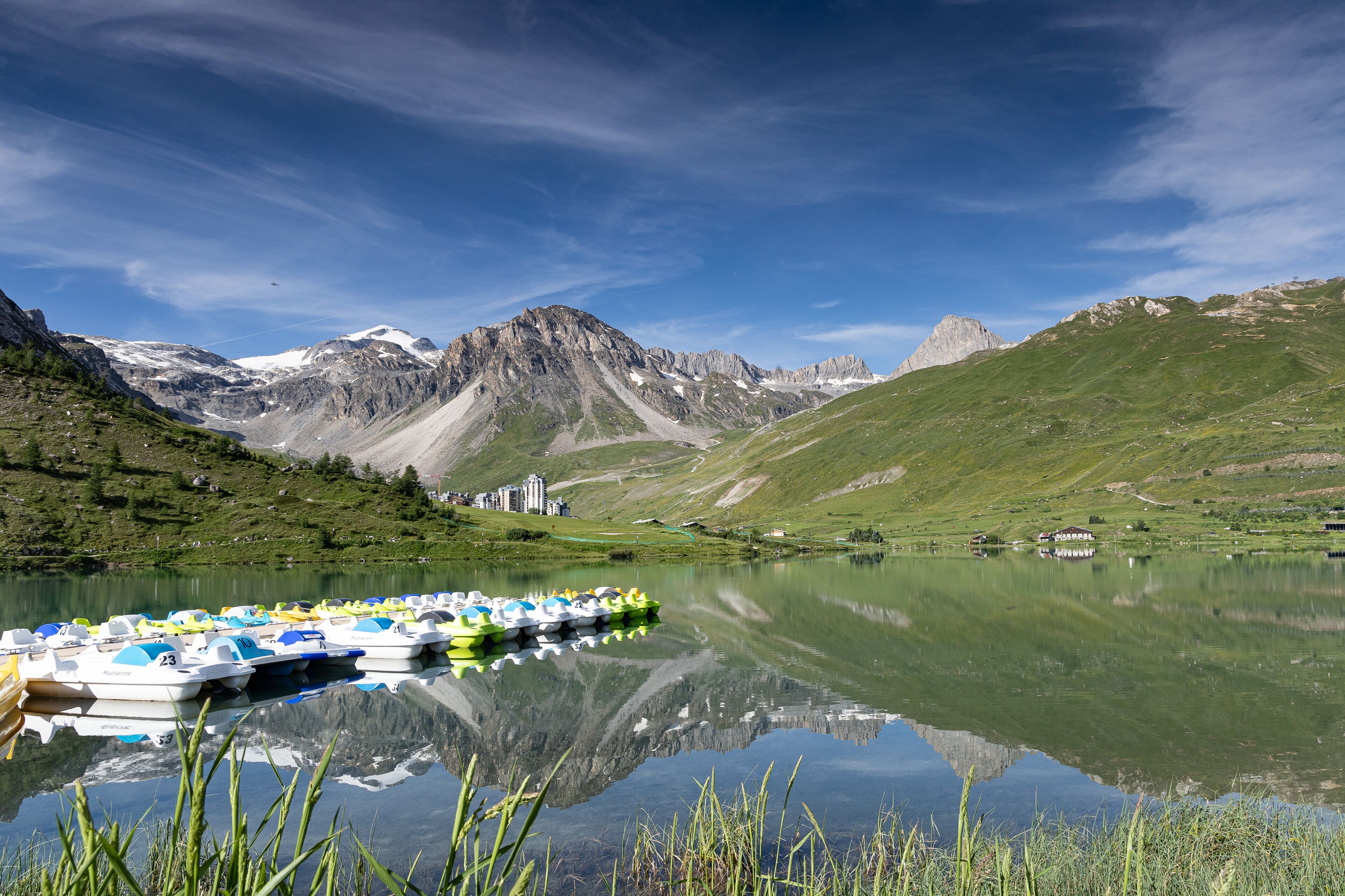 Pédalos du lac de Tignes (Vanoise - France - Alpes) 