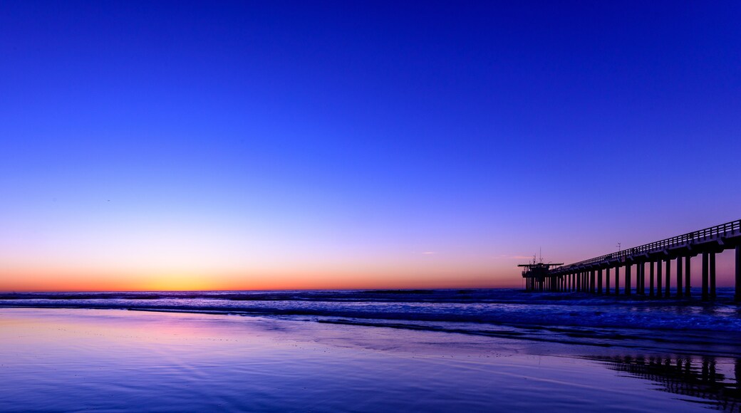 Perfect view of Scripps Pier La Jolla at Magic Hour