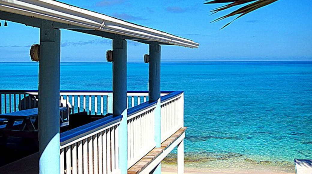 The view doesn't get much more enticing! The Bahamian blues are color of their own. #waterlust #blue