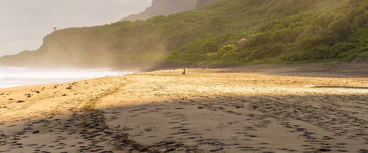 Kalalau Beach is a beautiful, secluded beach at the end of an 11 mile trail. The only access is by foot or kayak (in Summer). A permit is required for camping. One of the best hikes Iâve ever done.
#BeachTips