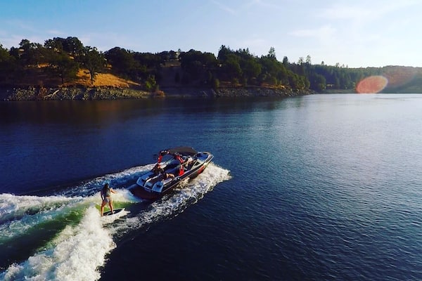Wakesurfing on the beautiful Folsom Lake