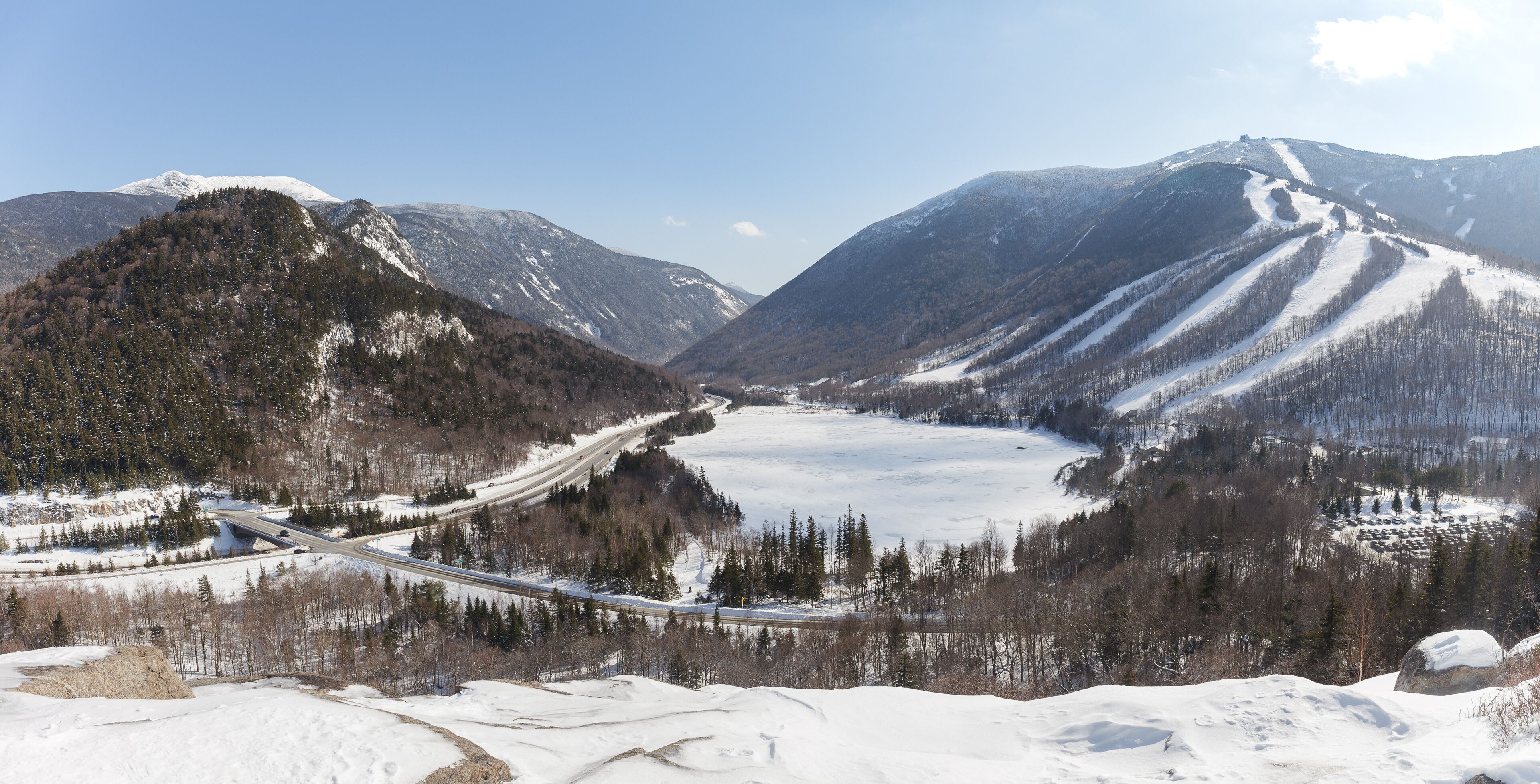 New Hampshire mountains - Cannon and Lafayette, Franconia Notch State Park. Snowy hills and rocks.