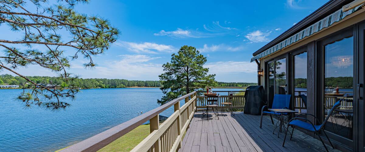 Lakefront Waterfront Views Resort Country Club Deck Lifestyle