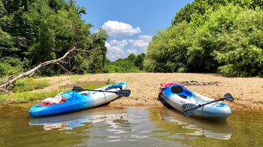 Nice little rest spot on the Niangua river south of Ha Ha Tonka.