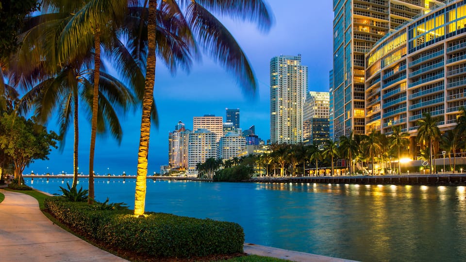 Miami Downtown, Brickell Key at Night