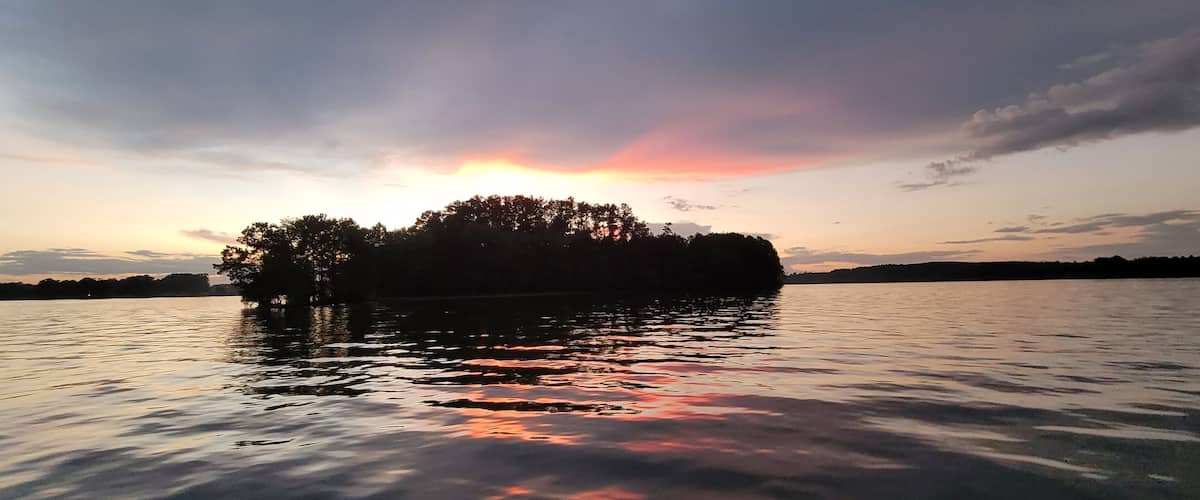 Sunset over Lake Sinclair (v4)