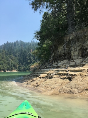 Tried this Reservoir out for some kayaking, the "no wake zone" is pretty large and there were plenty of areas that branched into smaller lagoons, plus the water was beautiful. Even the choppy areas weren't so bad. Great place for water sports.