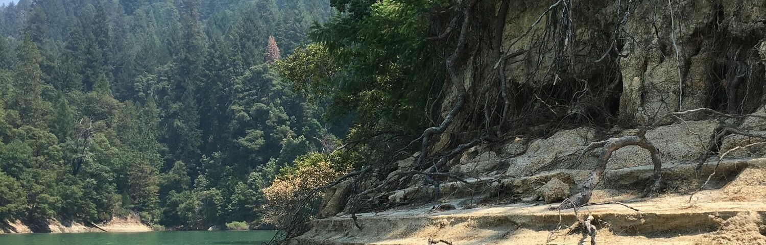 Tried this Reservoir out for some kayaking, the "no wake zone" is pretty large and there were plenty of areas that branched into smaller lagoons, plus the water was beautiful. Even the choppy areas weren't so bad. Great place for water sports.