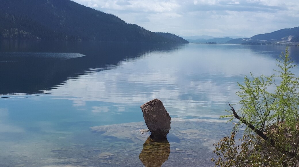 Looking like a Mayan Gardian of this Jewel of a Lake, one can not wonder how lucky it is to be in such a sacred place...well...let's Go!!