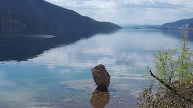 Looking like a Mayan Gardian of this Jewel of a Lake, one can not wonder how lucky it is to be in such a sacred place...well...let's Go!!