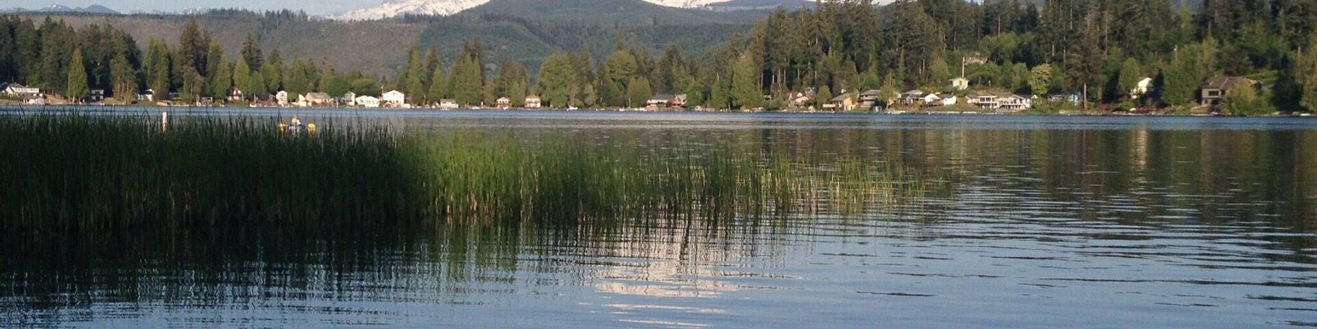 Lots of lakes at the foothills of Mt Rainier! Maybe a bit of fishing? #mountains #reflections #green #lifeatexpedia