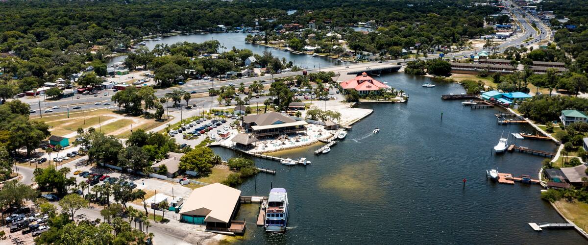 Located along the Gulf of Mexico about 35 miles northwest of Tampa, Port Richey's riverfront landscape blends nature, beaches and terrific shopping with restaurants, culture and business – all wit