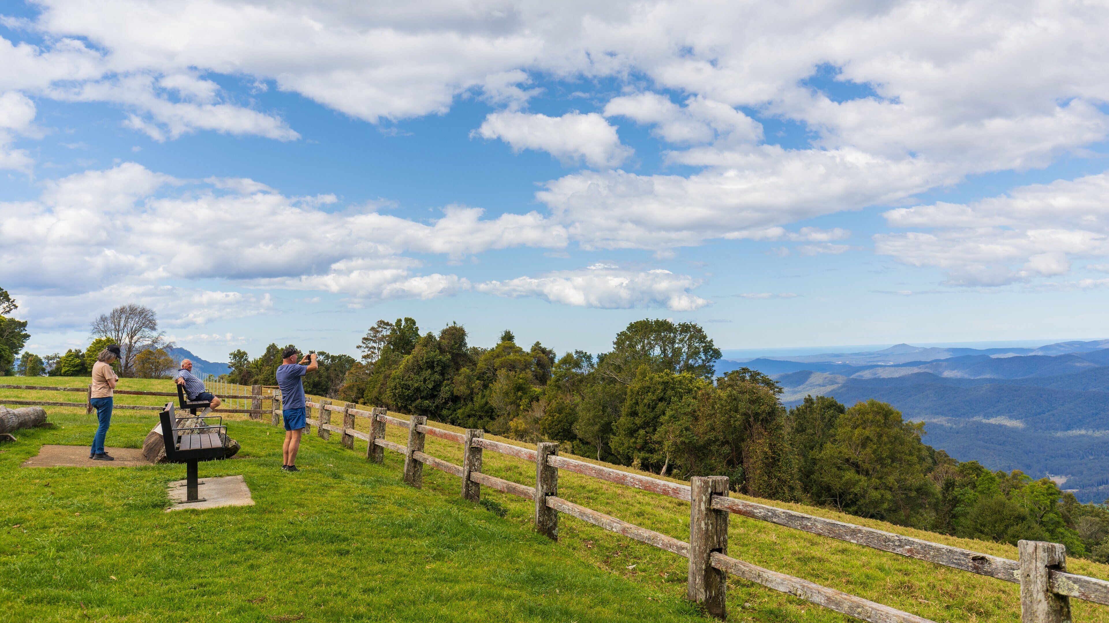 Griffiths Lookout showing a garden, tranquil scenes and views