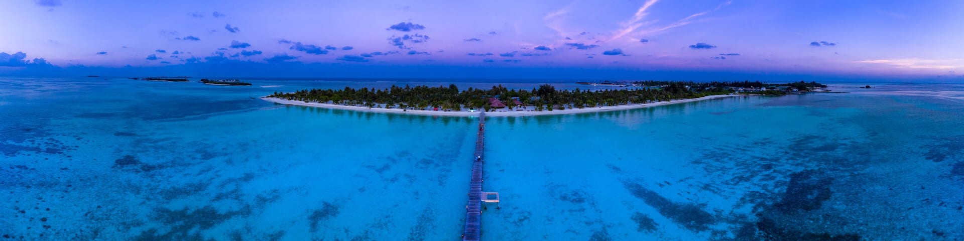 Maldives, South Male Atoll, Maldives Bodufinolhu, lagoon with beach bungalows