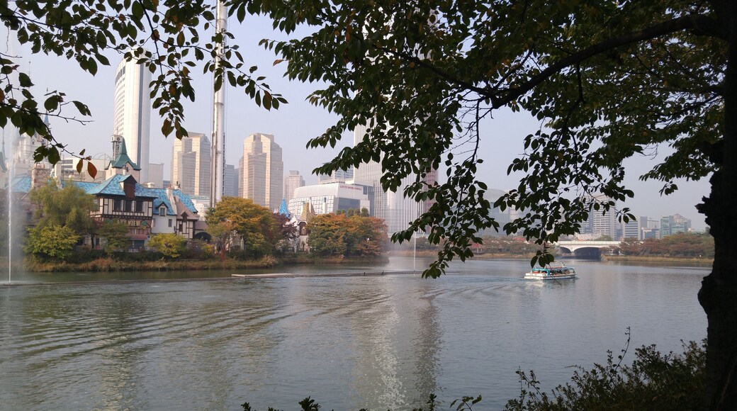 석촌 호수공원 호수 (9)