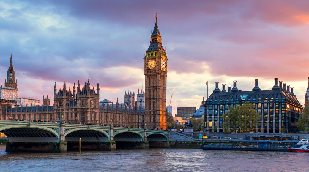 London Westminster Bridge and Big Ben at Dusk