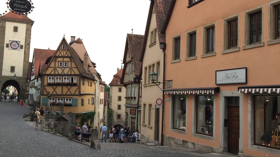 The cover of Lonely Planet