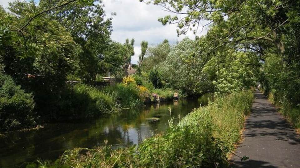 Fray's River. Running next to Cowley Road
