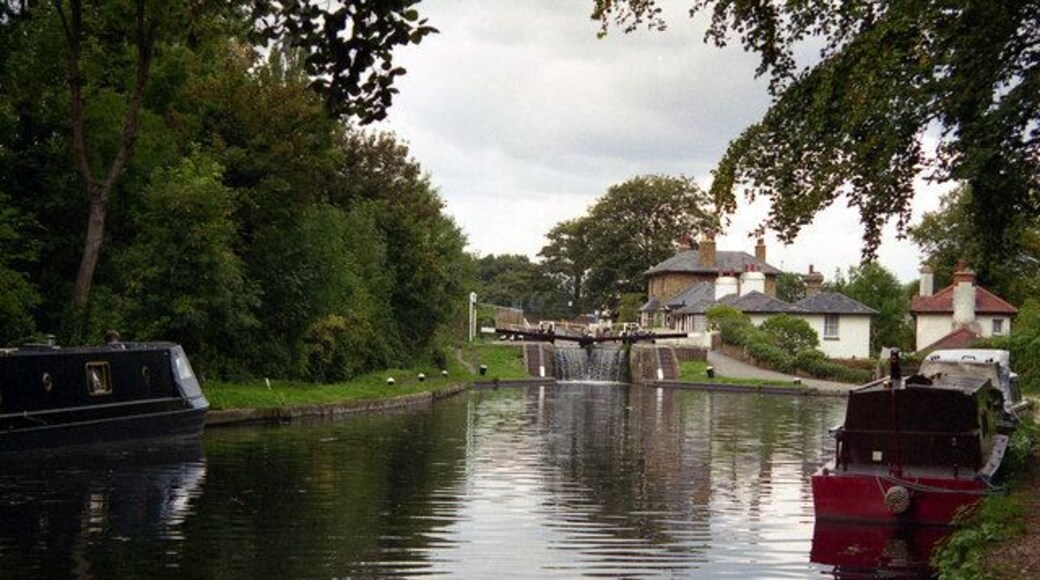 Cowley Lock, Grand Union Canal