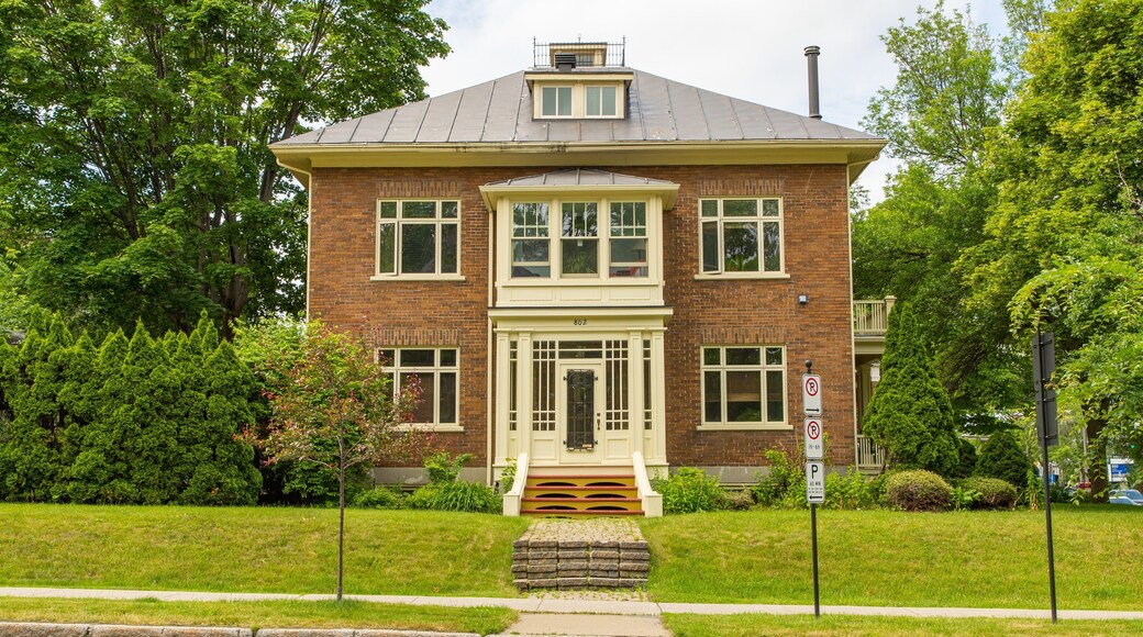 Montcalm which includes heritage elements and a house