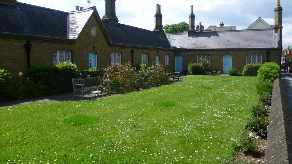 Mary Tate's Almshouses, Mitcham