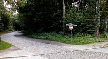 Pflasterstraße im Kieler Stadtteil Hasseldieksdamm.