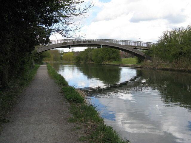 William Webb-Ellis Footbridge 15B, Paddington Arm, Grand Union Canal Showing the eastern face of this useful bridge.