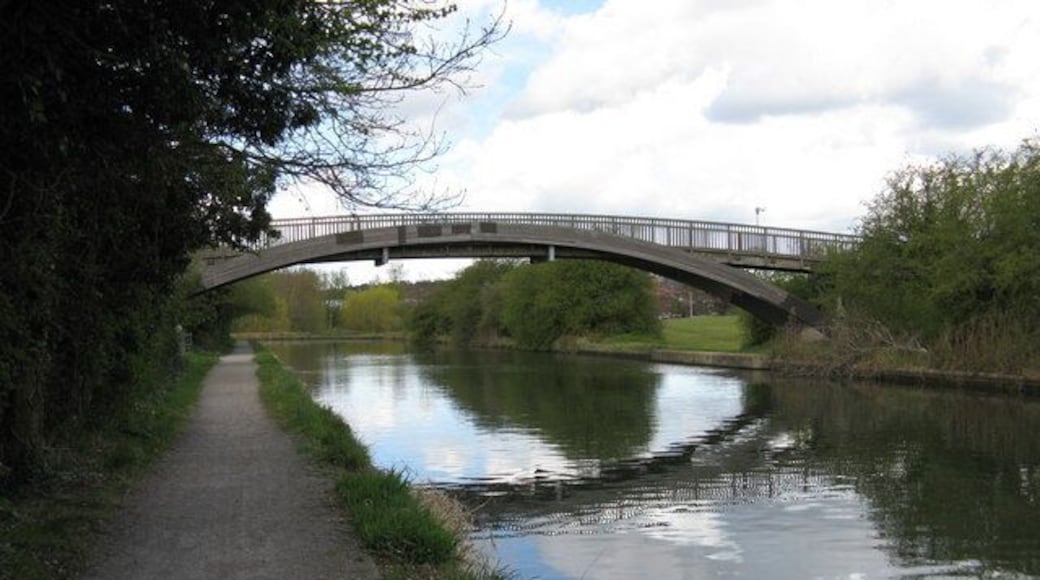 William Webb-Ellis Footbridge 15B, Paddington Arm, Grand Union Canal Showing the eastern face of this useful bridge.