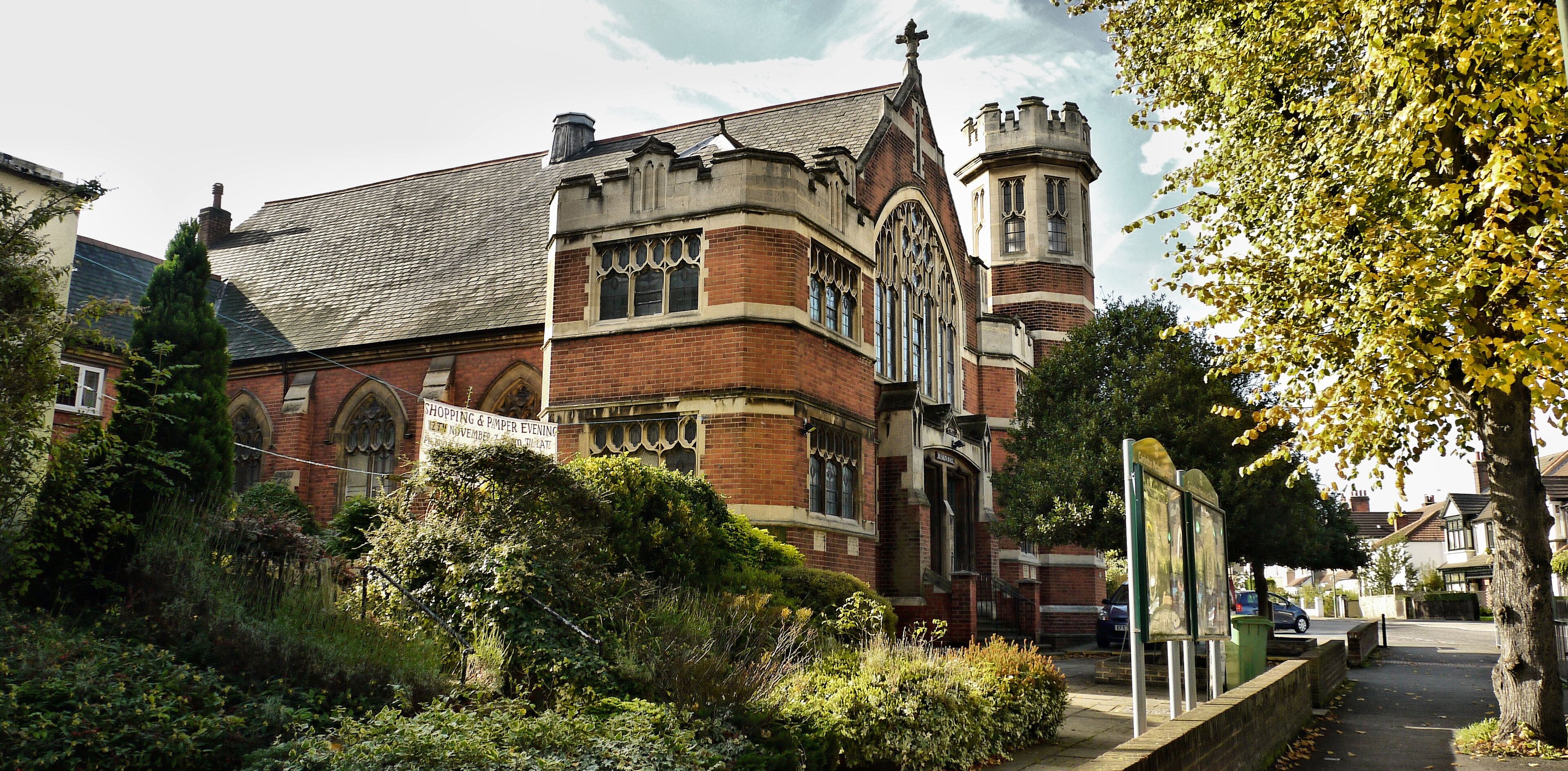 P1470128 Ruskin Hall,Ruskin Road, Carshalton Surrey..