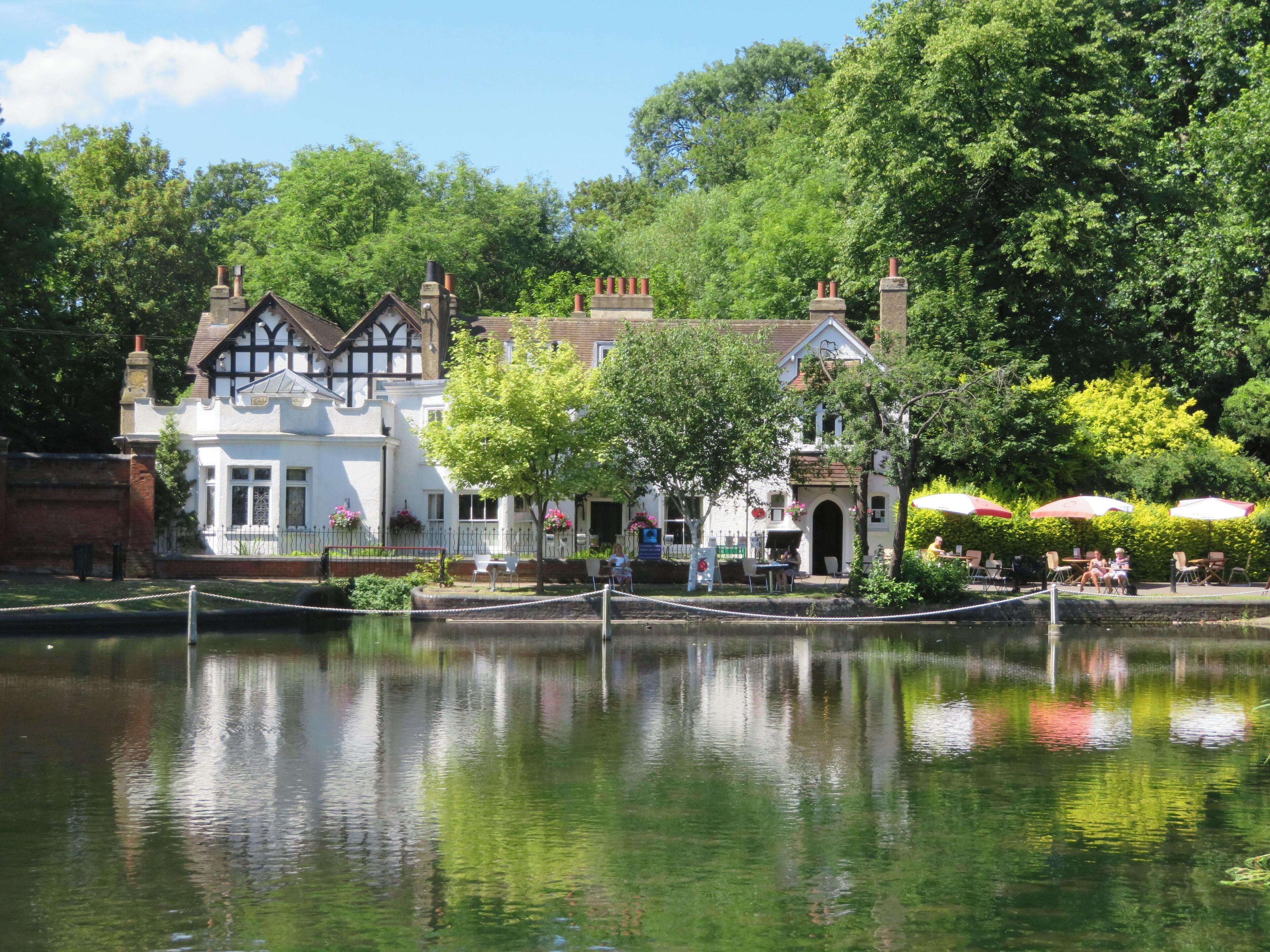 Honeywood Lodge Wikidata has entry Q26318700 with data related to this item.