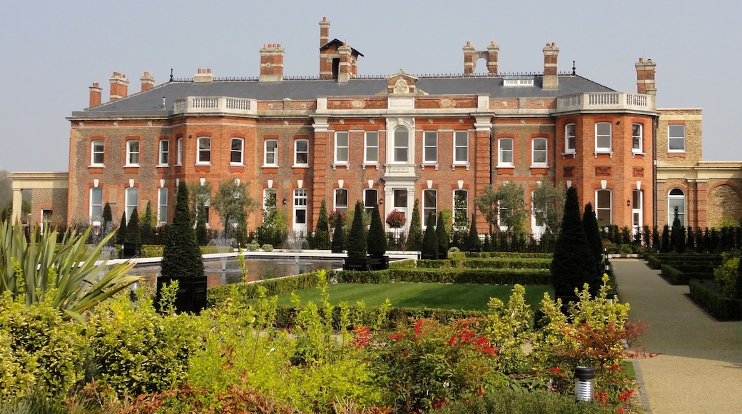 The English Gardens of Gordon House in Isleworth