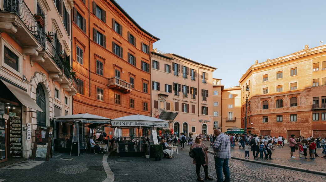 Parione featuring a city and street scenes