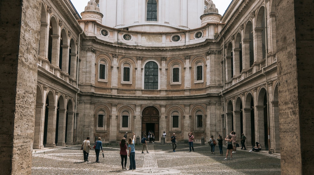 Parione showing street scenes and heritage architecture