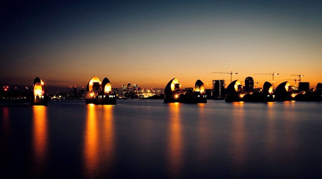 These structures protect London from a water surge which could flood the city. They also look really cool at night.
#LifeAtExpedia