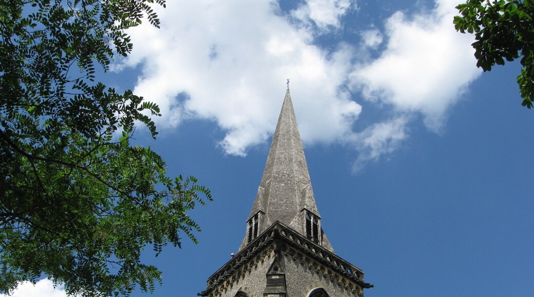 Church Of St Peter Wikidata has entry Q26351451 with data related to this item.