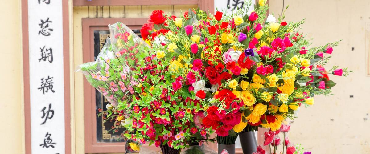 Vietnam, Hà Nội, Hanoi, Stadtteil Cong Vi Ba Dinh / Q. Ba Dính, Blumenverkauf auf einem Roller